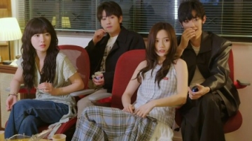 爽看“地铁吻”名场面reaction