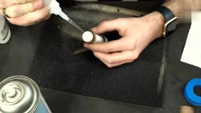 一个月3万的木工牛人现场展示木片做戒指的绝活