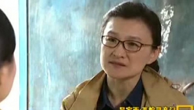 弟弟被拐后父母自杀 她挖开双亲坟墓出现奇迹