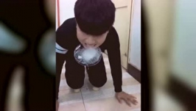 这就是二货男朋友恶搞女友的下场，看你以后还敢不敢了！