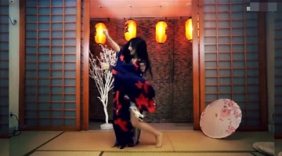 东京最火的舞蹈，美女太会跳了