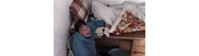 【拍客】南京：老太被儿媳妇超出家门睡在楼道