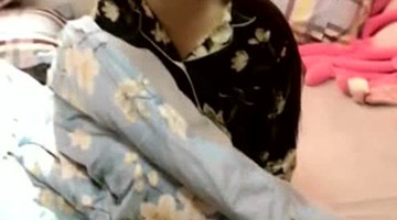 爆笑姐弟恶搞生活，带着弟弟吃喝玩，还是要恶搞姐姐，太无奈了