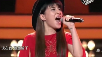 让你来踢馆没让你超越，美女登台献唱惊艳评委，高手在民间