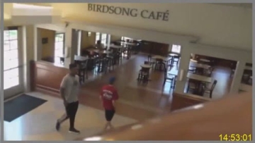 国外恶搞系列，剪断路人的手机充电线