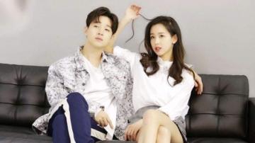 刘宪华一把搂住陈都灵，她下意识的举动，暴露两人的关系！