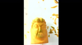 牛人17秒用南瓜雕刻仕女肖像，真是惟妙惟肖