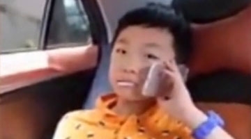 网曝05后小学生强势撩妹 邀小女友全家去看海