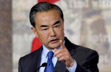 中国外长霸气驳斥外国记者 措辞犀利扬我国威