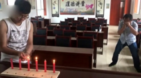 民间牛人绝活多，扑克扎气球,眼睛吹蜡烛！