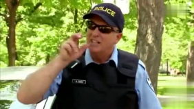 恶搞笑料 警察也疯狂 真会搞