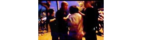 醉酒男子与押钞员发生摩擦遭群殴