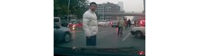 天津《都市报道60分》的记者，你太怂了！