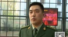消防健身达人比赛 型男大秀肌肉