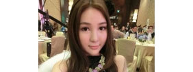 【拍客】郭美美穿透视装参加慈善拍卖 豪露乳贴喝红酒