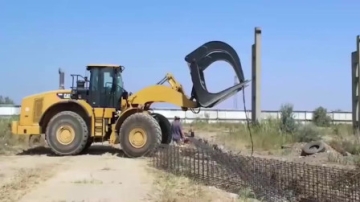 牛人发明：超大型利勃海尔挖掘机，美国网友：矿主的提款机！