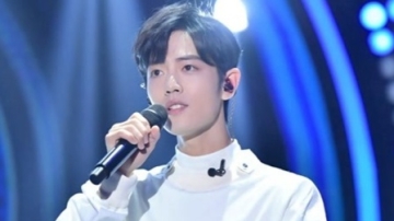 肖战演唱《满足》，魏无羡的嗓音果然温柔，网友：妈妈我恋爱了！