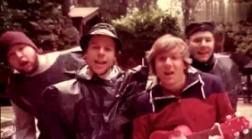 纯朴、清新的男声欢快的节奏感觉，Oko Town