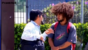 男子贱到孤独寂寞到处寻衅滋事，一言不合点火扔假炸弹