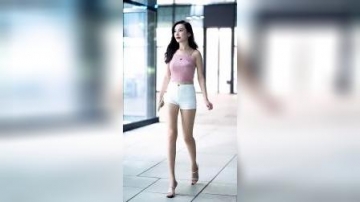 街拍天津街头的大美女身材真好