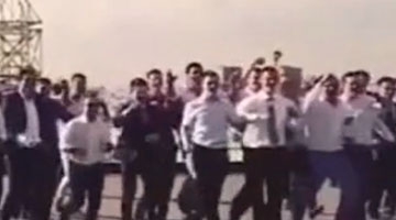 俄特工招摇过市合影庆毕业 身份曝光恐遭革职