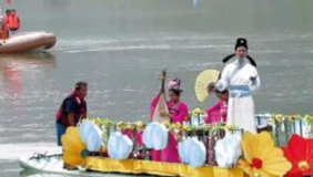 2015年中国四川广元女儿节凤舟赛