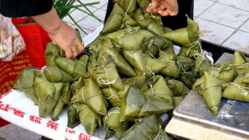 四川广元经开区惠家沟农贸市场粽子受欢迎