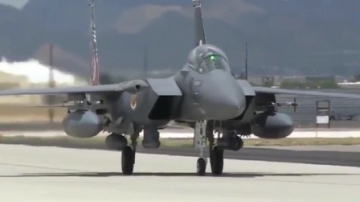 实拍新加坡空军F-15SG“攻击鹰”日常训练，鹰还是很凶悍的
