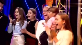 波兰干净女声！让人陶醉啊！