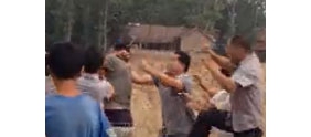 【拍客】恶霸强行占地村民互殴