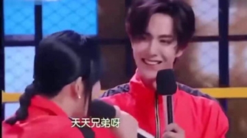 王一博3次上快本的自我介绍，每次都被谢娜何炅打趣