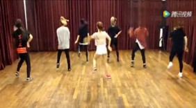 美女们热舞跳起来，太动人