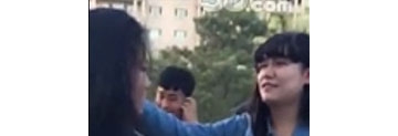 【拍客】实拍校服女生遭打 男生一边笑