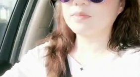 女声独唱一首《闯码头》，自己开车去闯，厉害