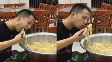 "消防哥"一人吃光一盆泡面! 为救火48小时未休息