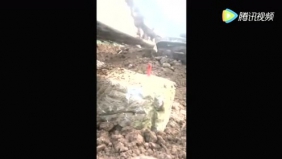 牛人展示挖掘机开打火机绝活