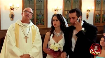 大爷你恶搞别人，自己也摔的不轻吧