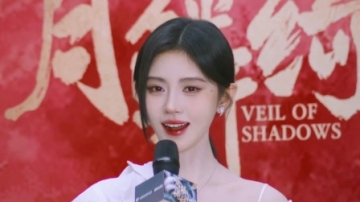 鞠婧祎爬楼梯爬到崩溃，曾舜晞陈都灵现场太甜了