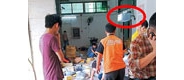 实拍唐山快递公司暴力乱扔分拣邮件