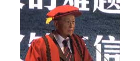 【拍客】李嘉诚致辞毕业礼 一句话撼动全场