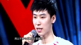 神秘乒乓球运动员一出场 蔡国庆尖叫要教他唱歌 一开嗓 惊艳！