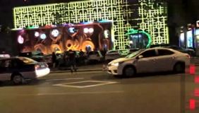 马路上开车恶搞