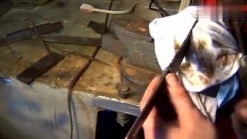 绝活：看国外牛人如何修复一把废弃10年的刀具！