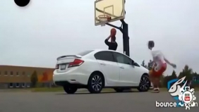 国外极限运动精选 牛人展示在楼顶攀岩的绝活