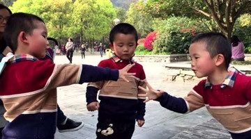 萌宝出没 4岁的三胞胎兄弟超萌超可爱