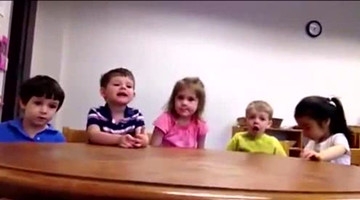 可爱萌宝外国小朋友学中文，好牛的样子