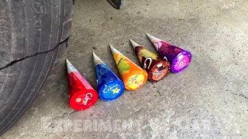 牛人把冰淇淋放在车轮下面，看着好过瘾，好减压呀