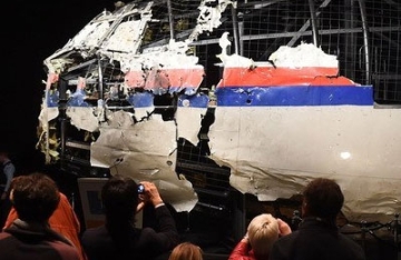 【拍客】动画模拟MH17被击中过程 导弹在机头1米处爆炸