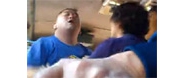 胖子公交车上殴打老人强迫让座