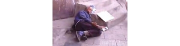 【拍客】八旬老人被不孝儿赶出家门躺地面乞讨